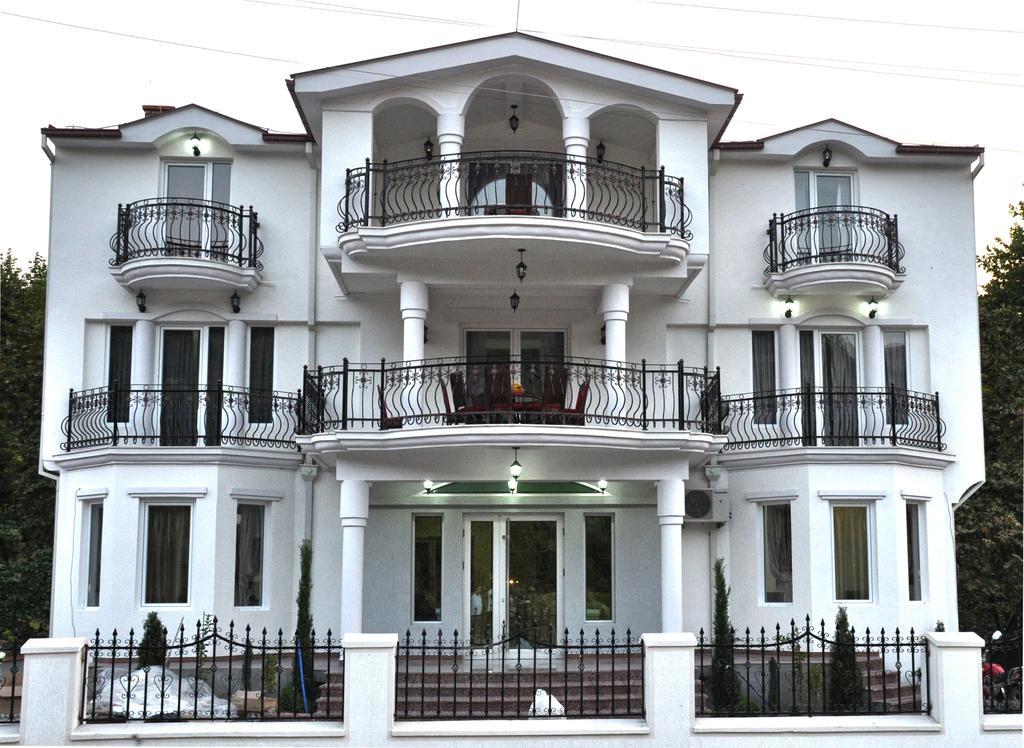 Villa Bella Boutique Hotel คาวาตราซิ ภายนอก รูปภาพ